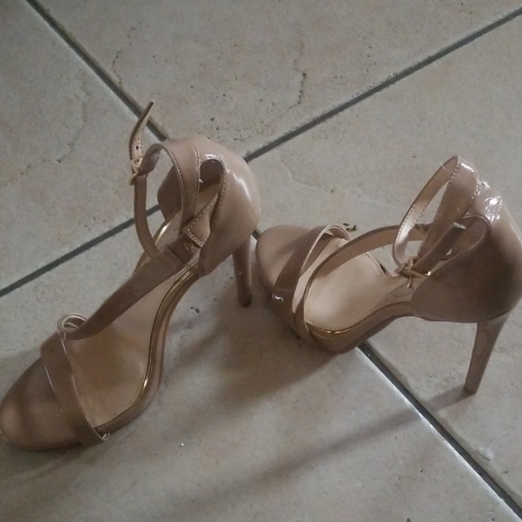 Heels - Picture 3 of 3